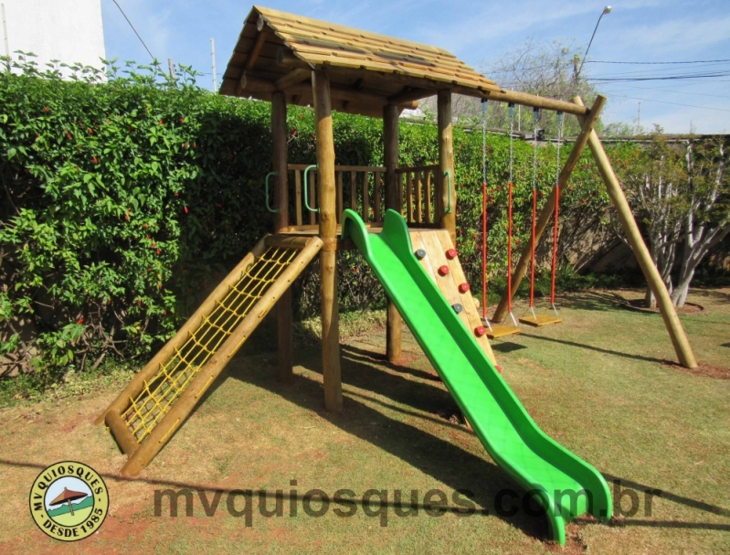 Playground com Balanço Infantil Valor Pau dos Ferros - Brinquedos